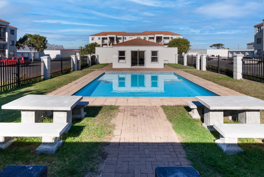 To Let 2 Bedroom Property for Rent in Heritage Park Western Cape